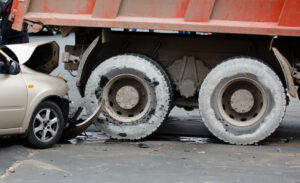 ¿Cuáles son las principales causas de los accidentes de camión en Fort Worth?