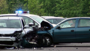 ¿Qué tipo de daños y perjuicios pueden obtener las víctimas de accidentes de auto en Fort Worth?