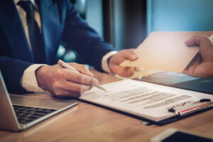 When Can I Submit a Personal Injury Claim to an Insurance Company Without a Lawyer?