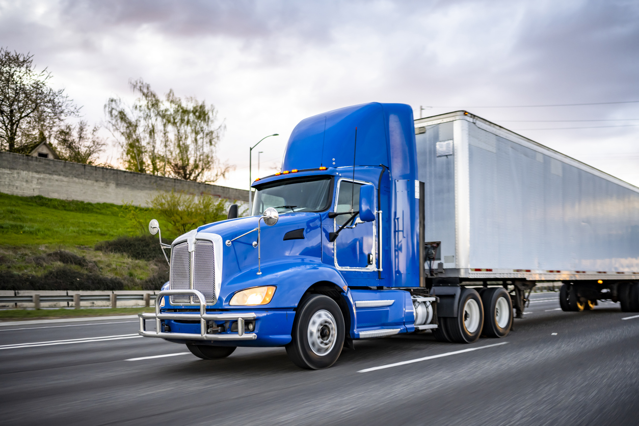 How Long Are Tractor Trailers? 5 Facts About 18-Wheelers