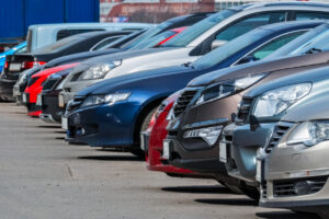 Cómo te ayudan nuestros abogados especializados en accidentes de auto de Dallas después de un accidente en un estacionamiento